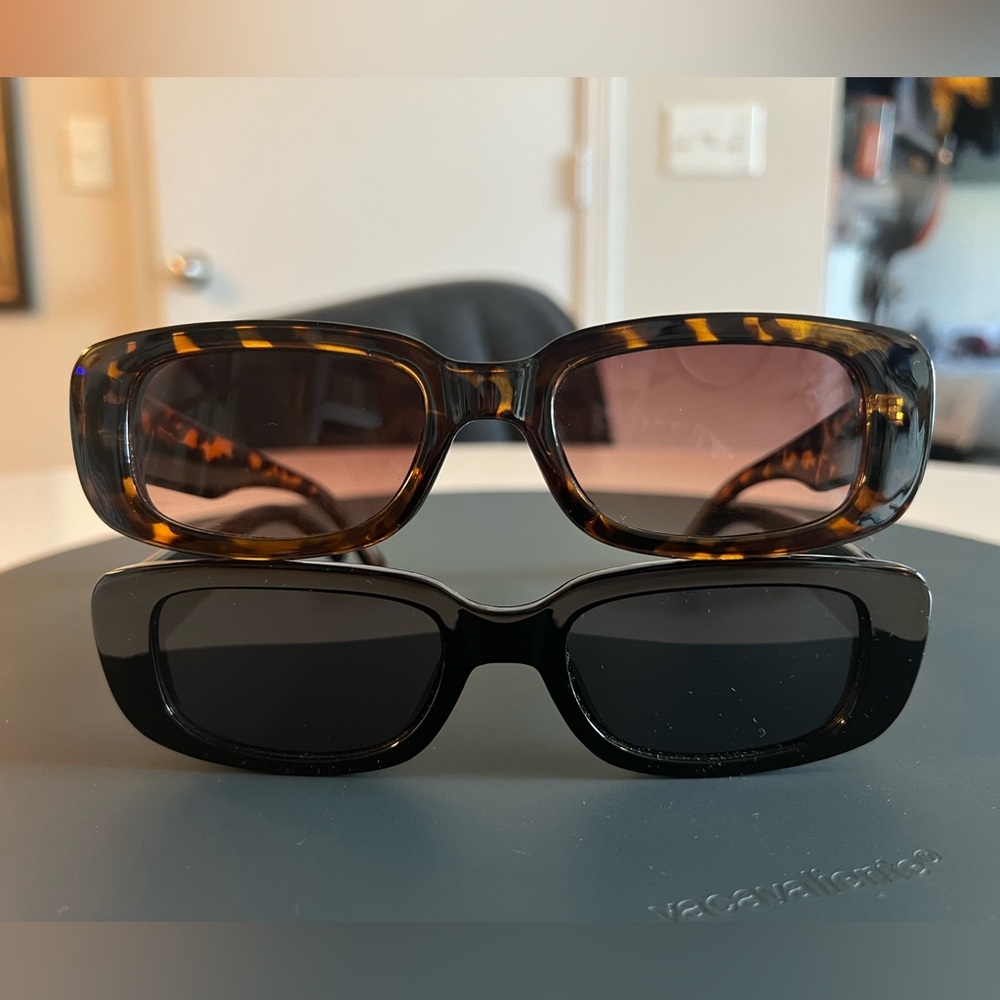 Lot of 2 trendy sunglasses - 1 black 1 tort